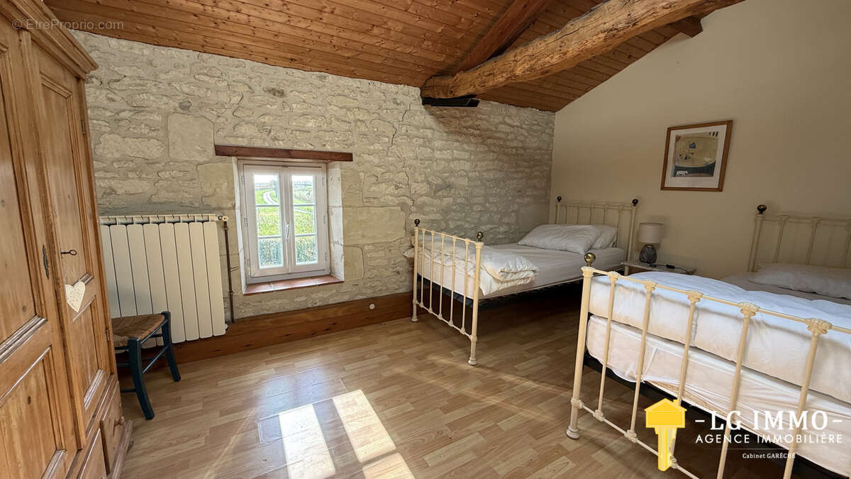 Maison à MORTAGNE-SUR-GIRONDE