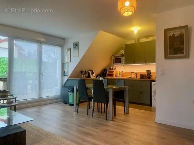 Appartement à LES CLAYES-SOUS-BOIS