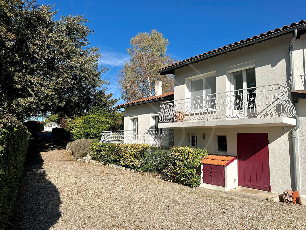 Maison à SAINT-EMILION