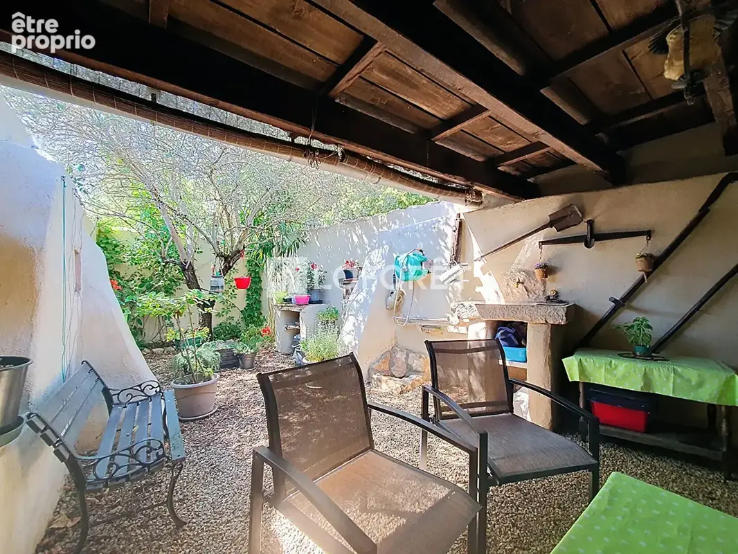 Maison de caractère de 171 m² avec patio et jardin ! - photo 6