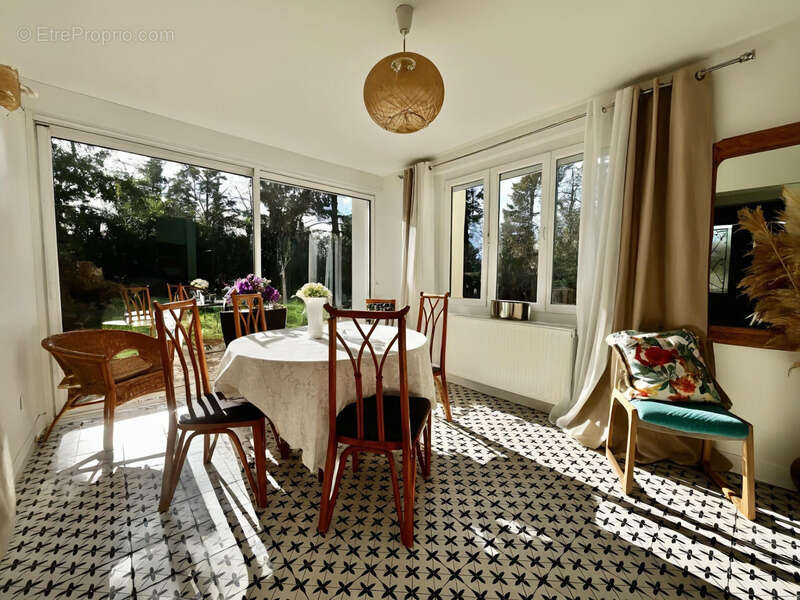 Maison à COMMELLE-VERNAY