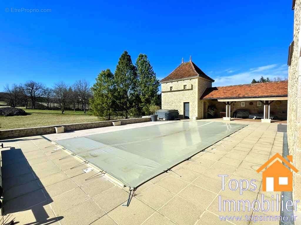 Maison à VILLENEUVE