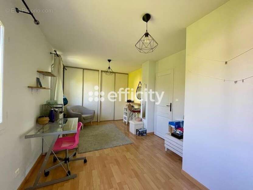 Maison à SALAISE-SUR-SANNE