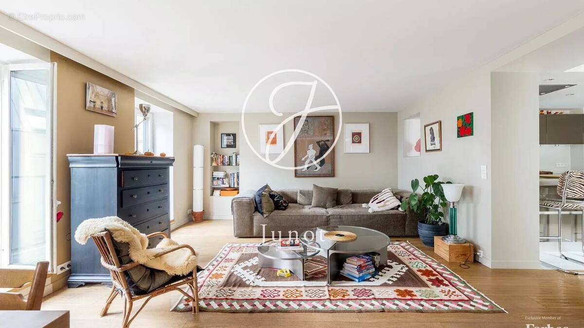Appartement à PARIS-10E