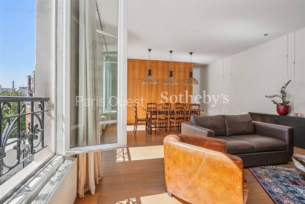 Appartement à PARIS-17E