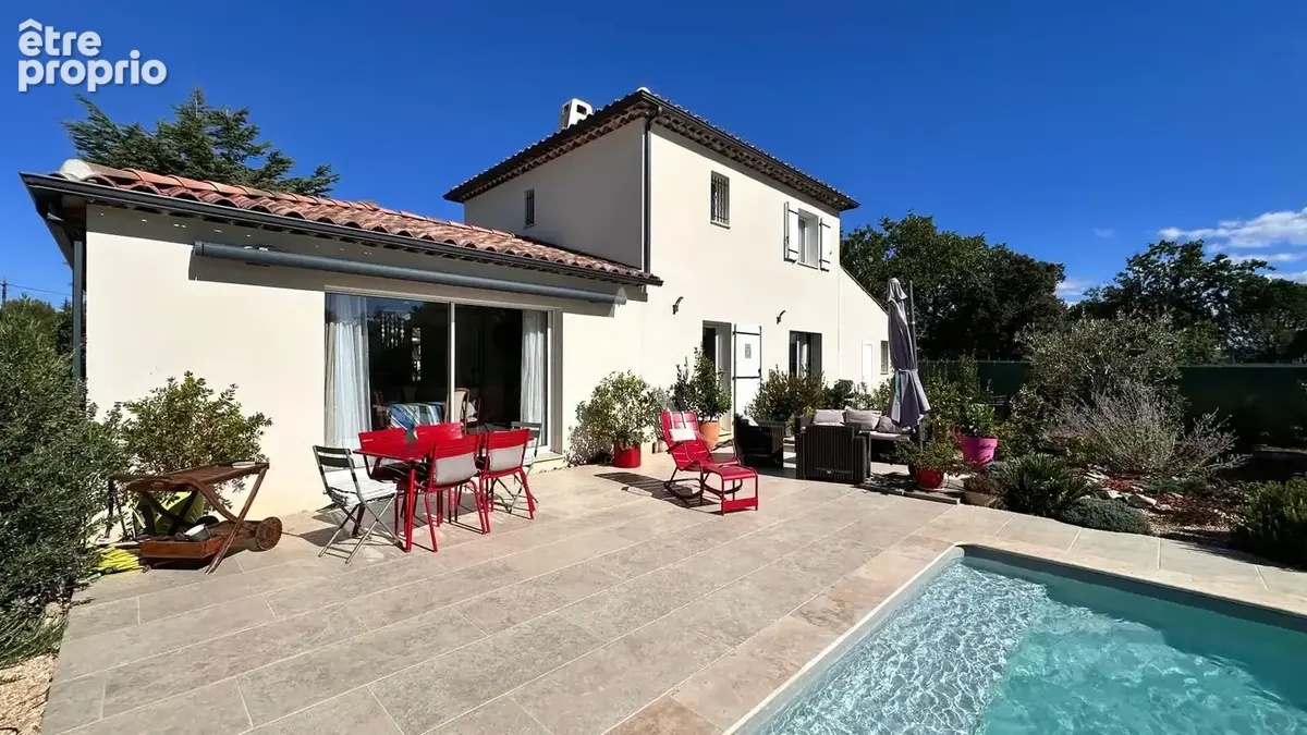 Maison à VINON-SUR-VERDON