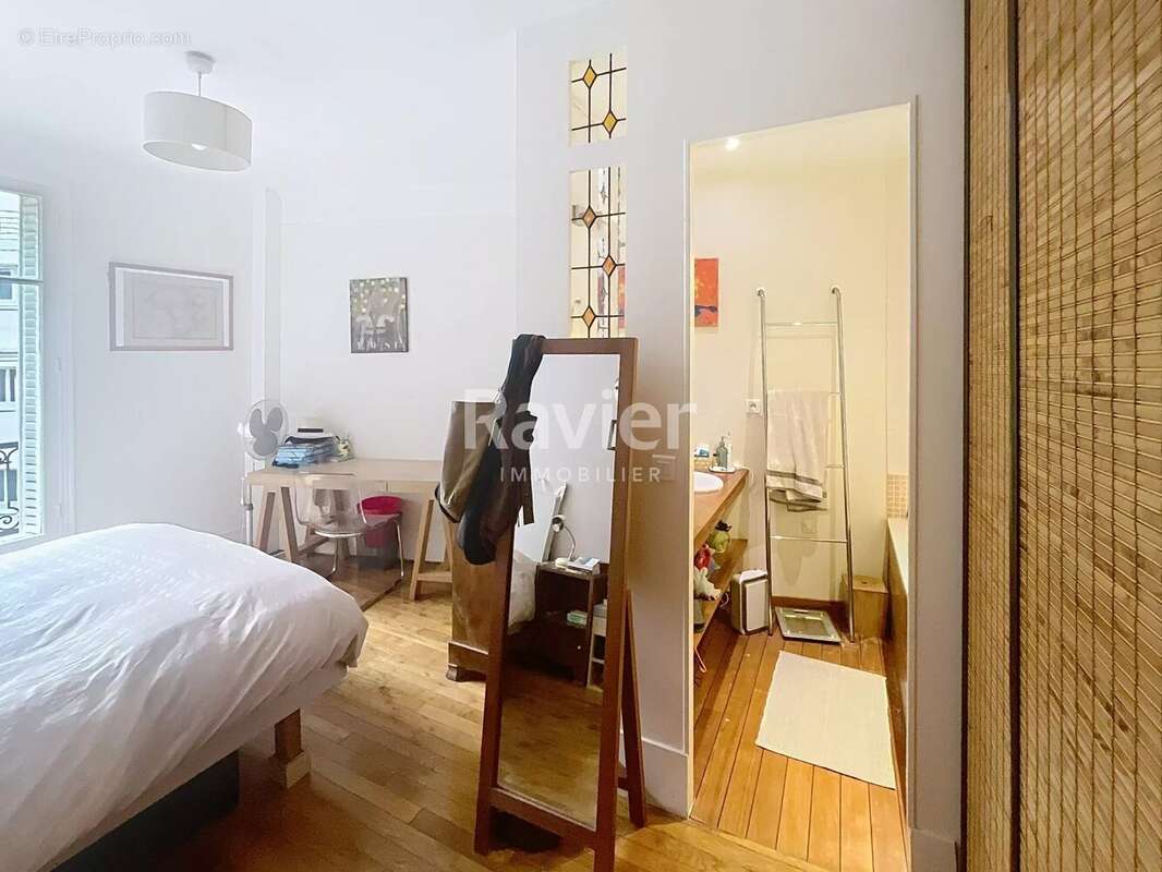 Appartement à PARIS-16E