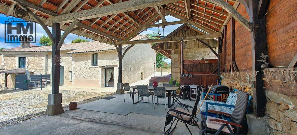 Maison 276 m² à Brantome  - photo 9