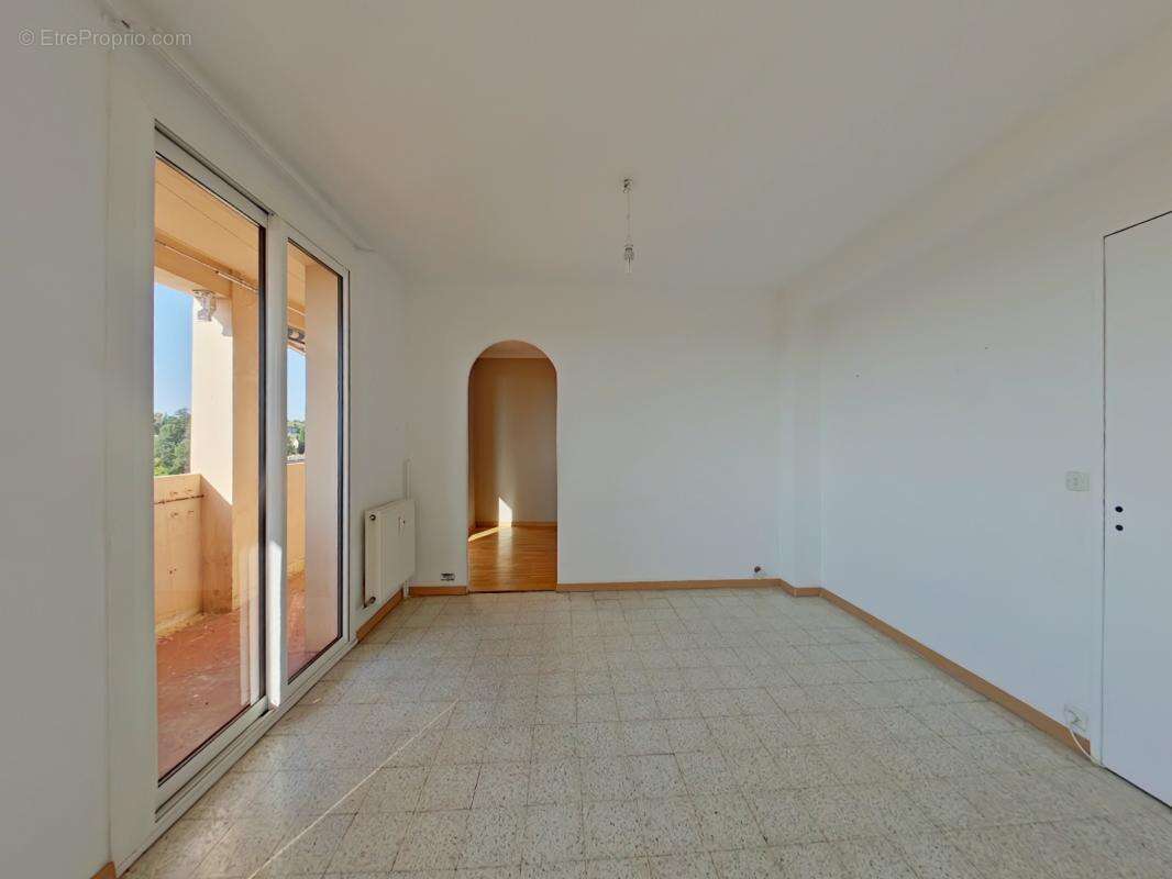 Appartement 82 m² à Nimes  - photo 4