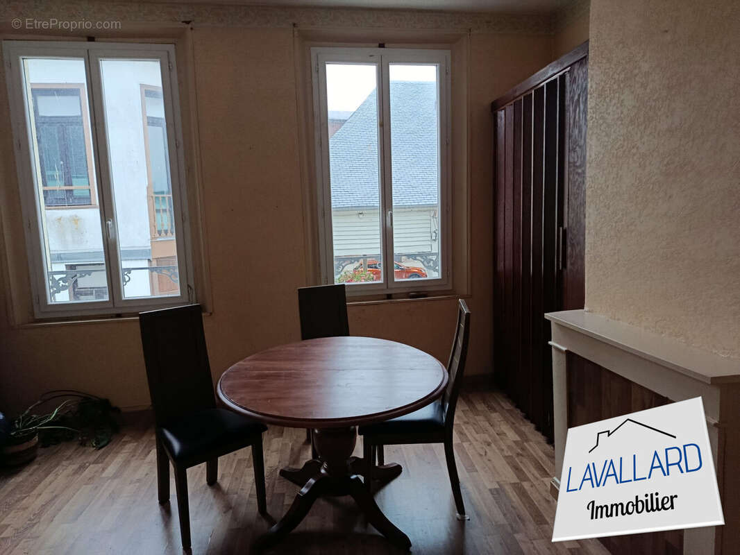 Commerce à OISEMONT