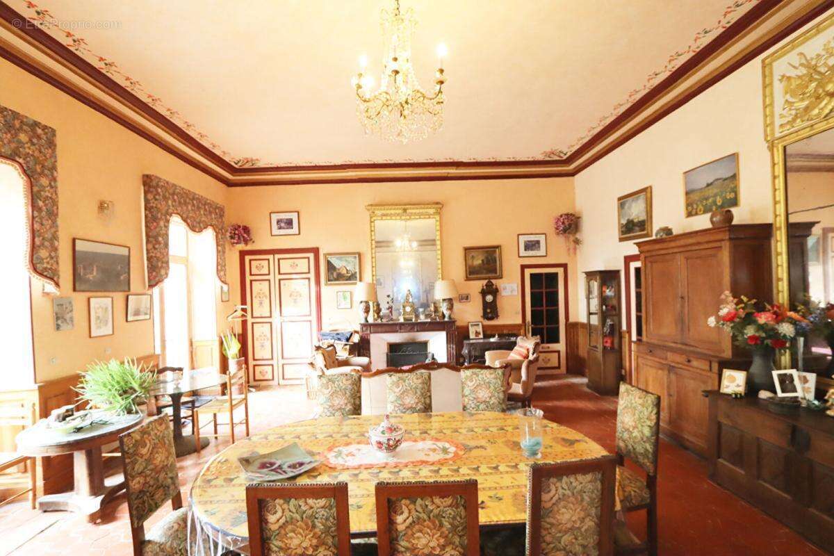 Maison à FONTCOUVERTE