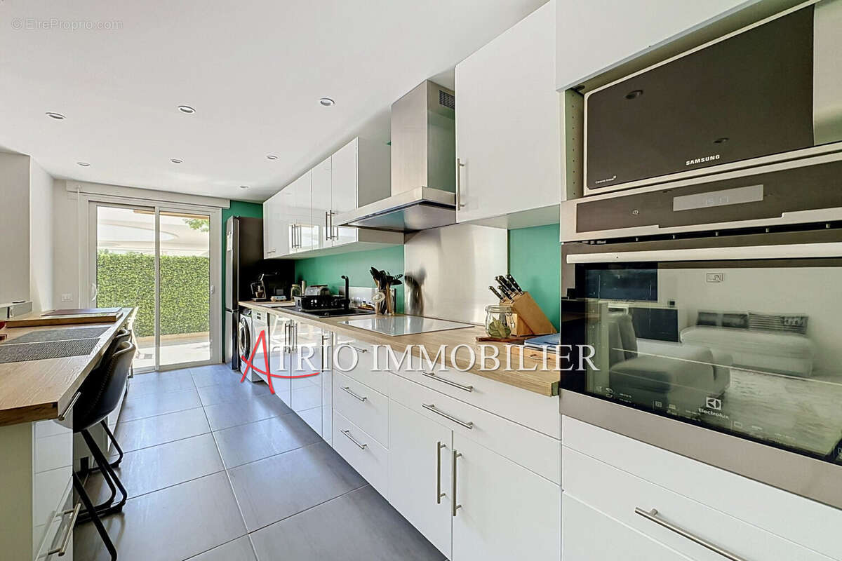 Appartement à SAINT-LAURENT-DU-VAR
