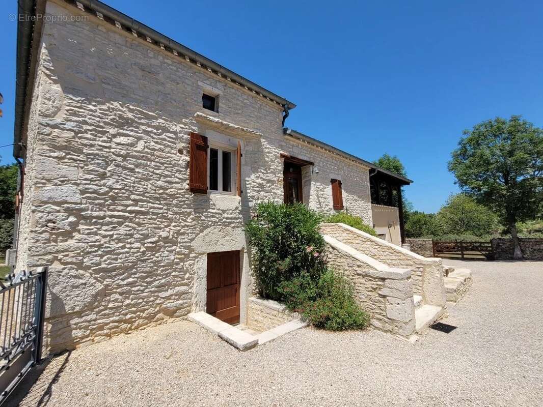 Charmante propriété en pierre avec dépendance, sur plus de 2500 m² de terrain, à 20 minutes de Cahors - photo 16