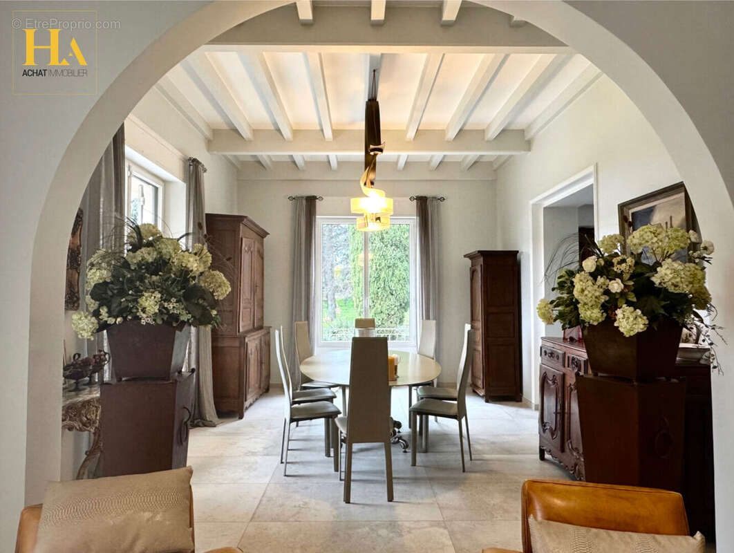 Maison à MONTELIMAR