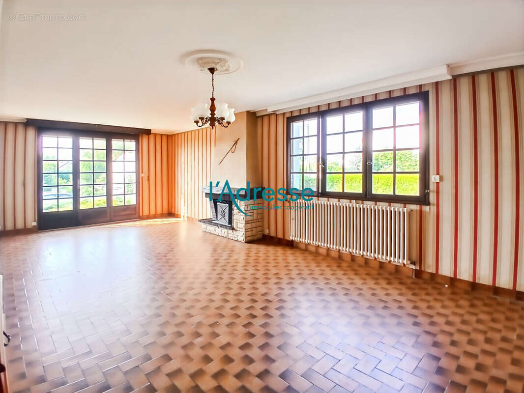 Maison à VILLEDIEU-LA-BLOUERE