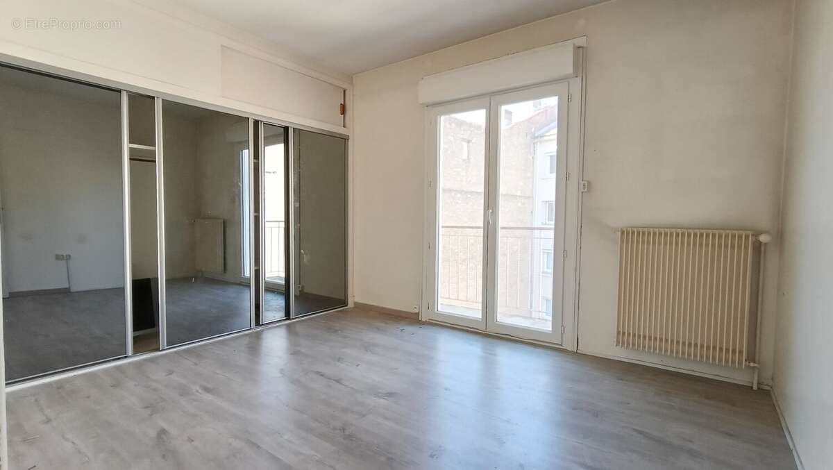 Beziers  APT T3 Garage et cave loué - photo 8