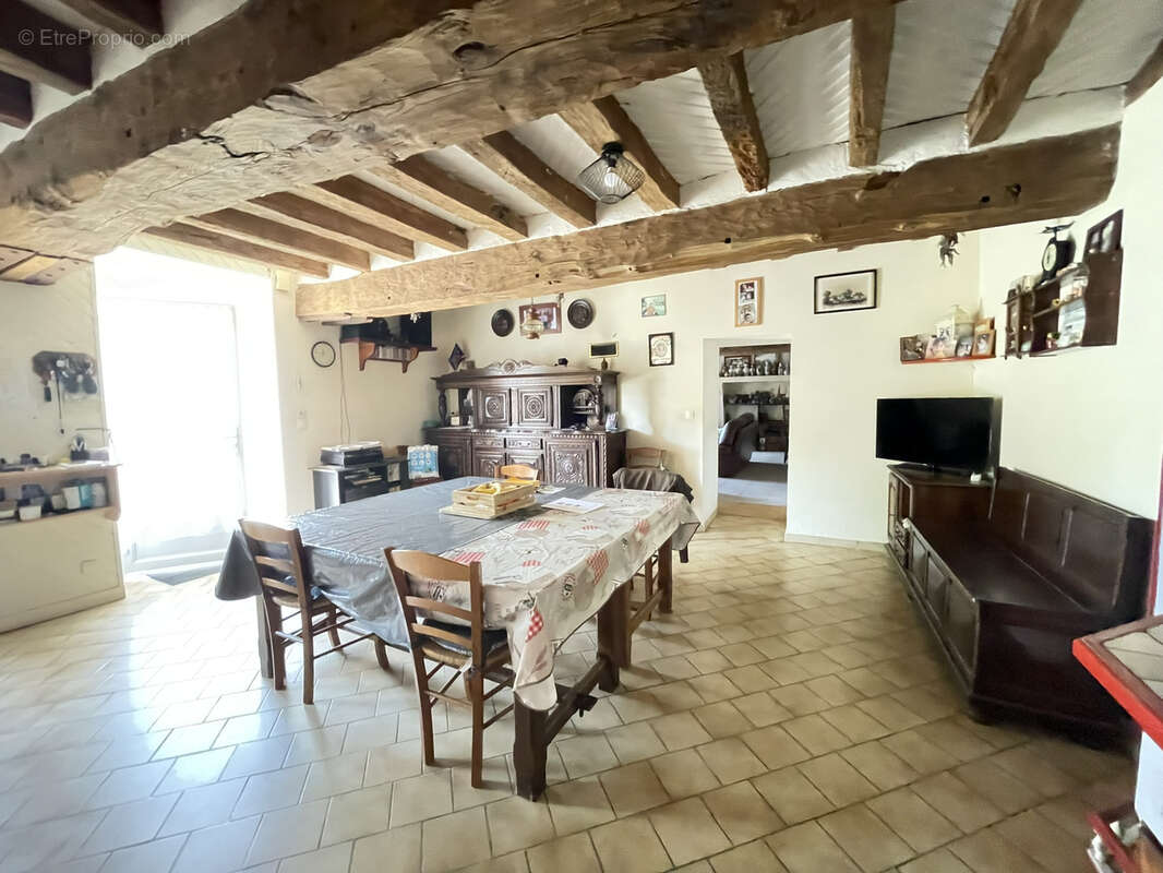 Maison à SAINT-LAURENT-DU-MOTTAY