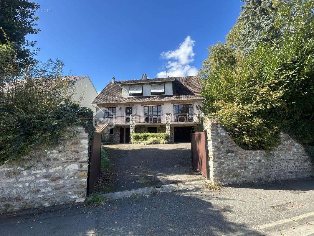 Maison à MONTEREAU-FAULT-YONNE