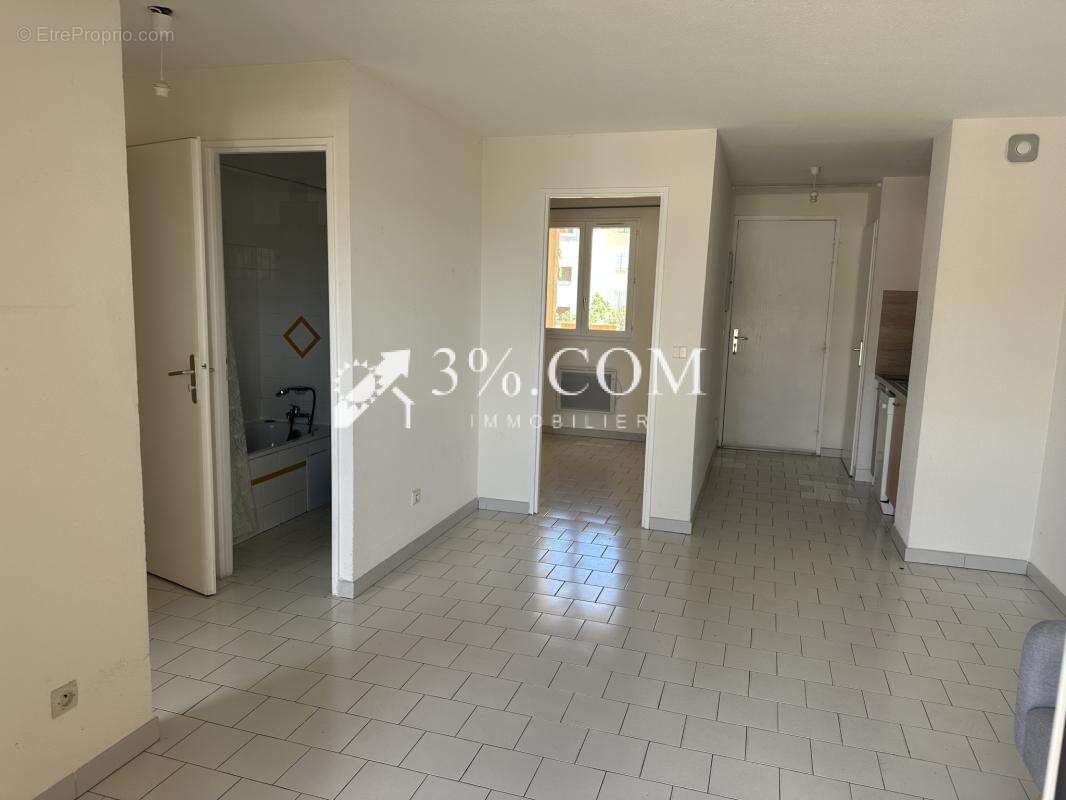 Appartement à COGOLIN