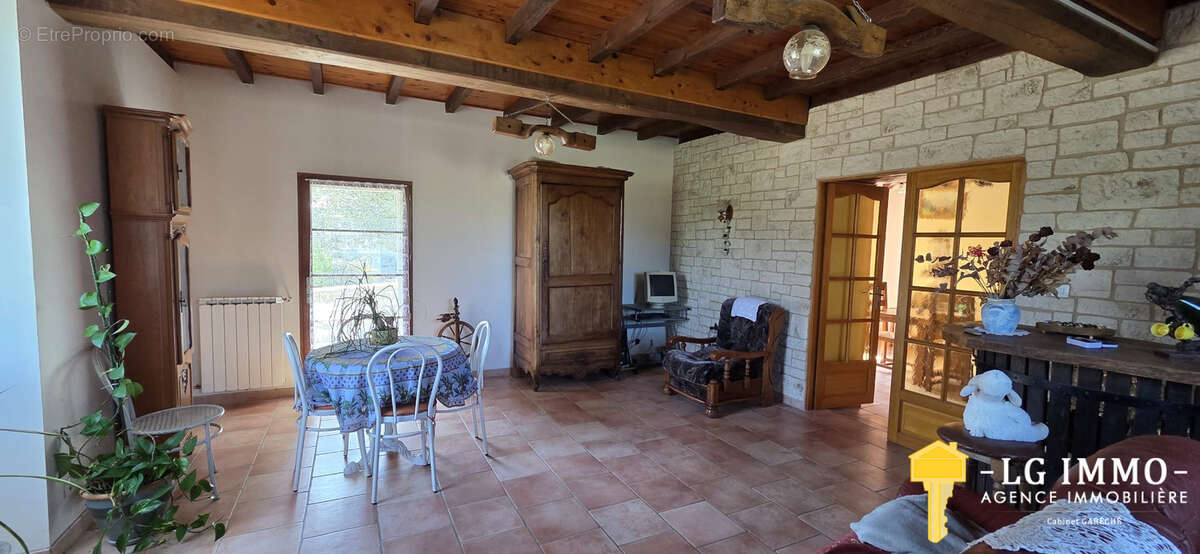 Maison charentaise 206 m2, 5 chambres, grandes dépendances, jardin - photo 10