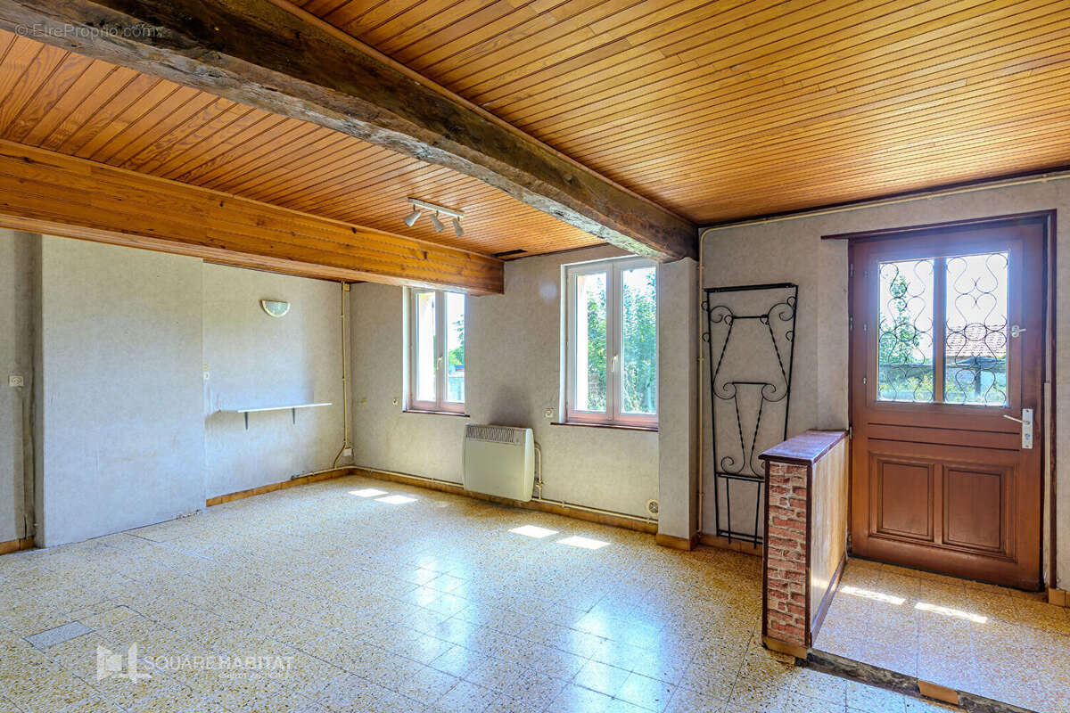 Appartement à FONTAINE-AU-PIRE