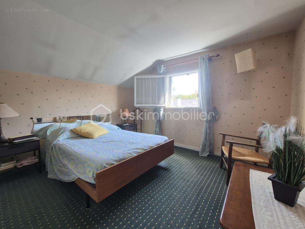 Maison familiale de 119 m2 avec grenier aménageable à Courcouronnes centre ! - photo 22