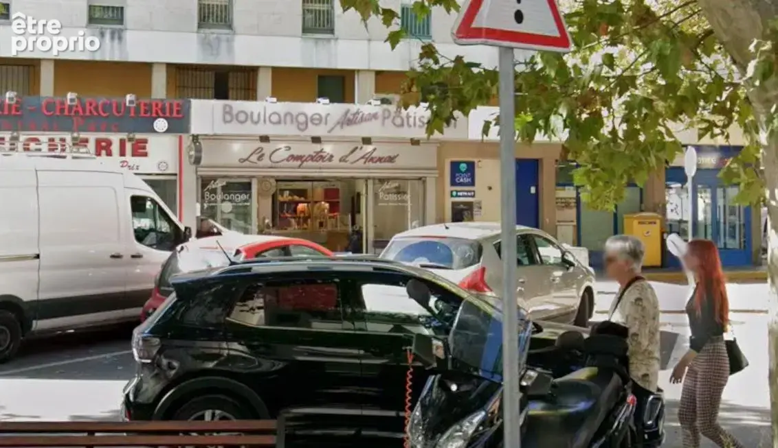 Photo Commerce à Aubagne au prix de 424 000€