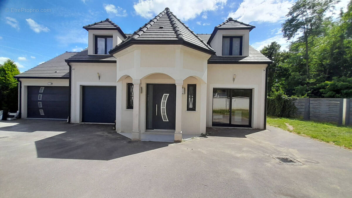 Maison à BRUYERES-LE-CHATEL