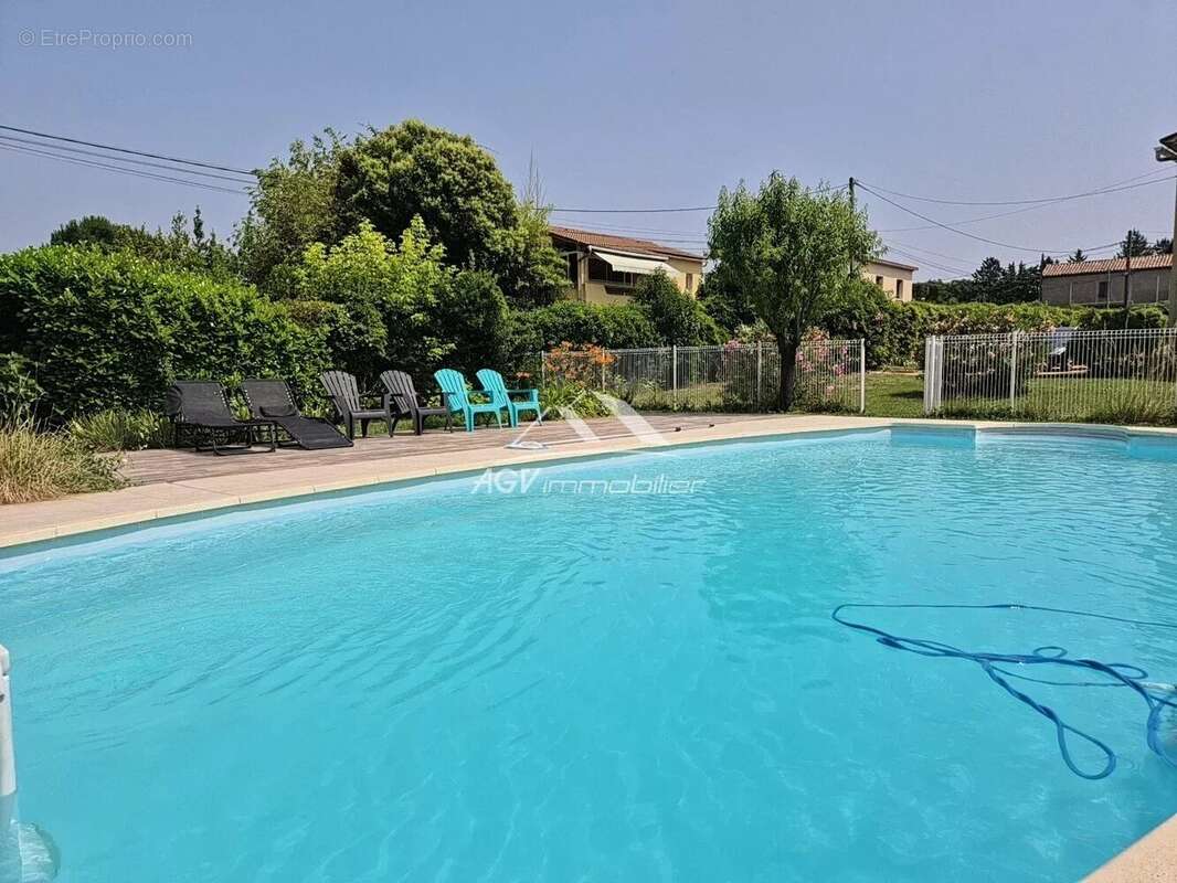 Maison à SAINT-HILAIRE-DE-BRETHMAS