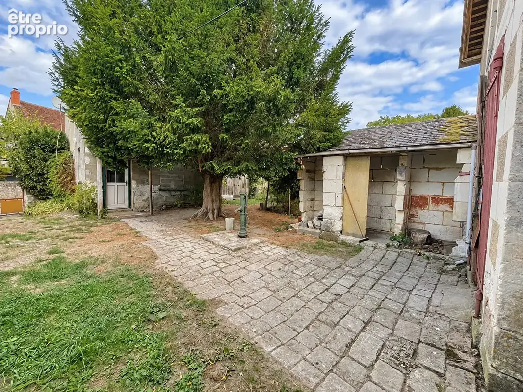 Maison en pierres avec jardin et dépendances - photo 17