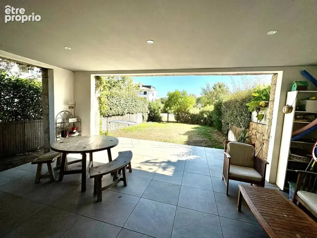 Appartement avec jardin dans un domaine privé à Porto-Vecchio - photo 3