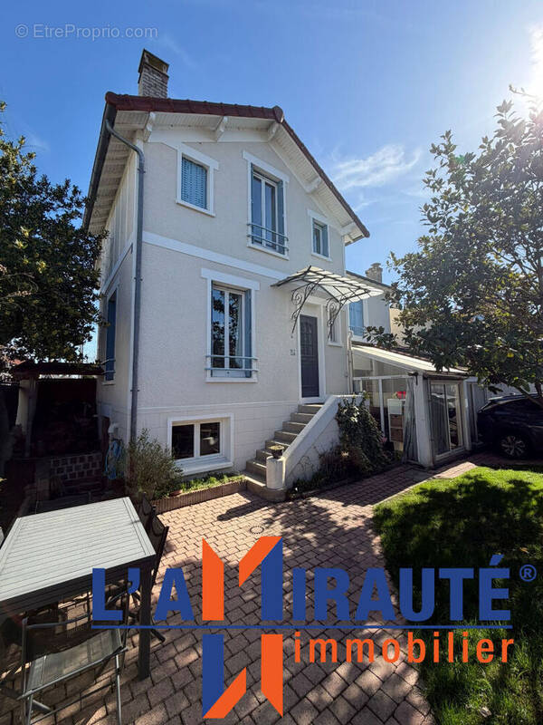Maison à SARTROUVILLE