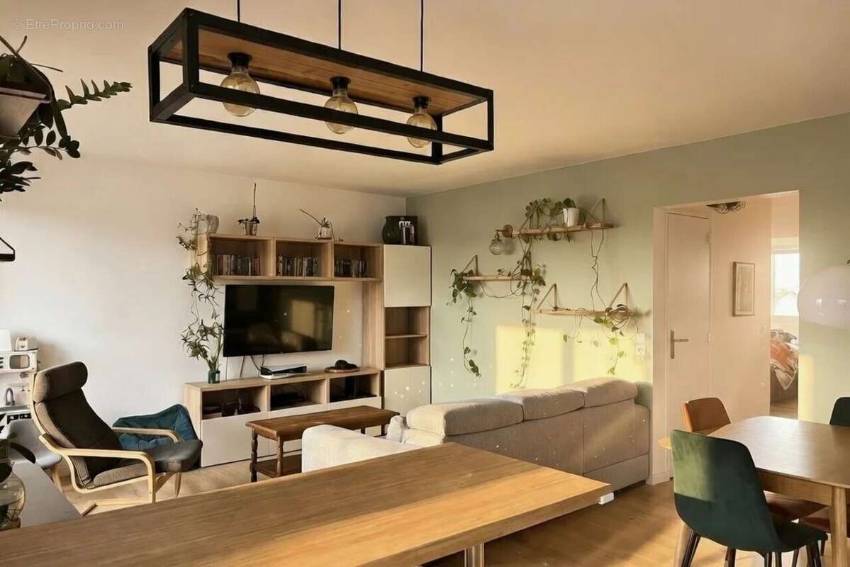 Appartement à SAINT-MAUR-DES-FOSSES