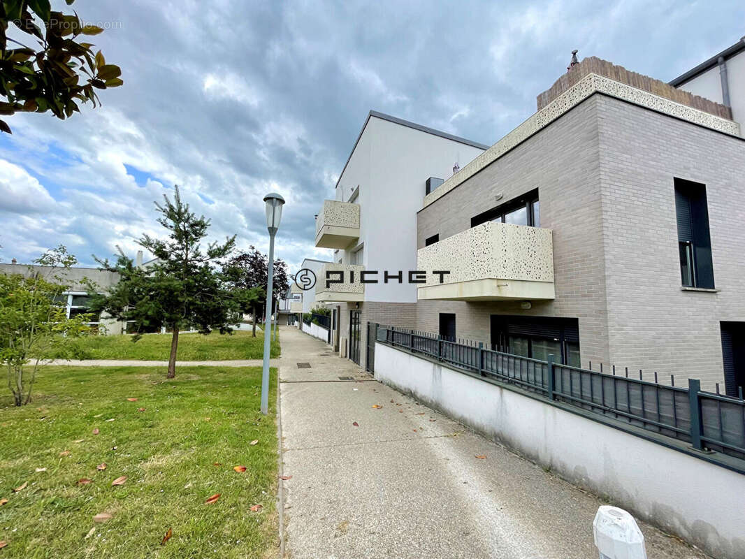 Appartement à BRUYERES-LE-CHATEL