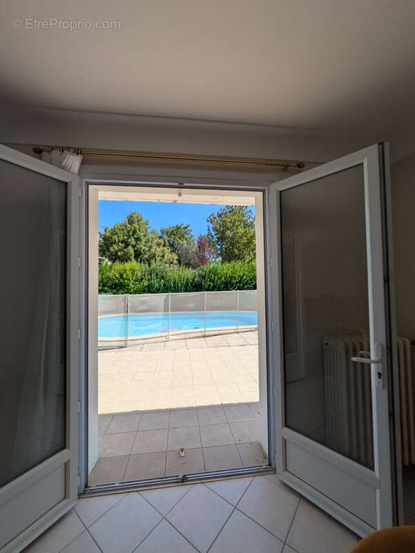 À découvrir sans tarder ! Belle maison familiale avec piscine   Saintes Rive Gauche - photo 5