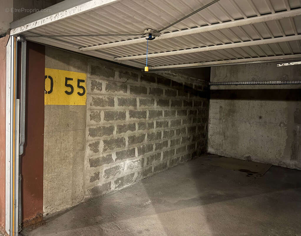 Parking à VILLEURBANNE