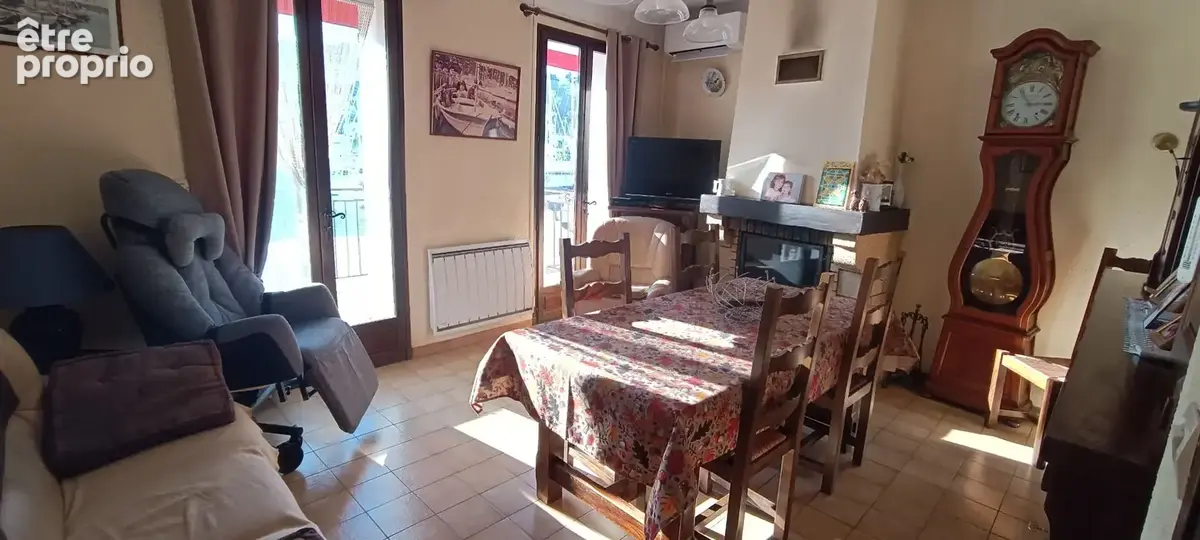 ** Vue Mer - Sur le Port ** Maison de Village avec Terrasse & Jardin ** (83430) SAINT MANDRIER SUR MER **ce(s) 164.47 m2 - photo 10