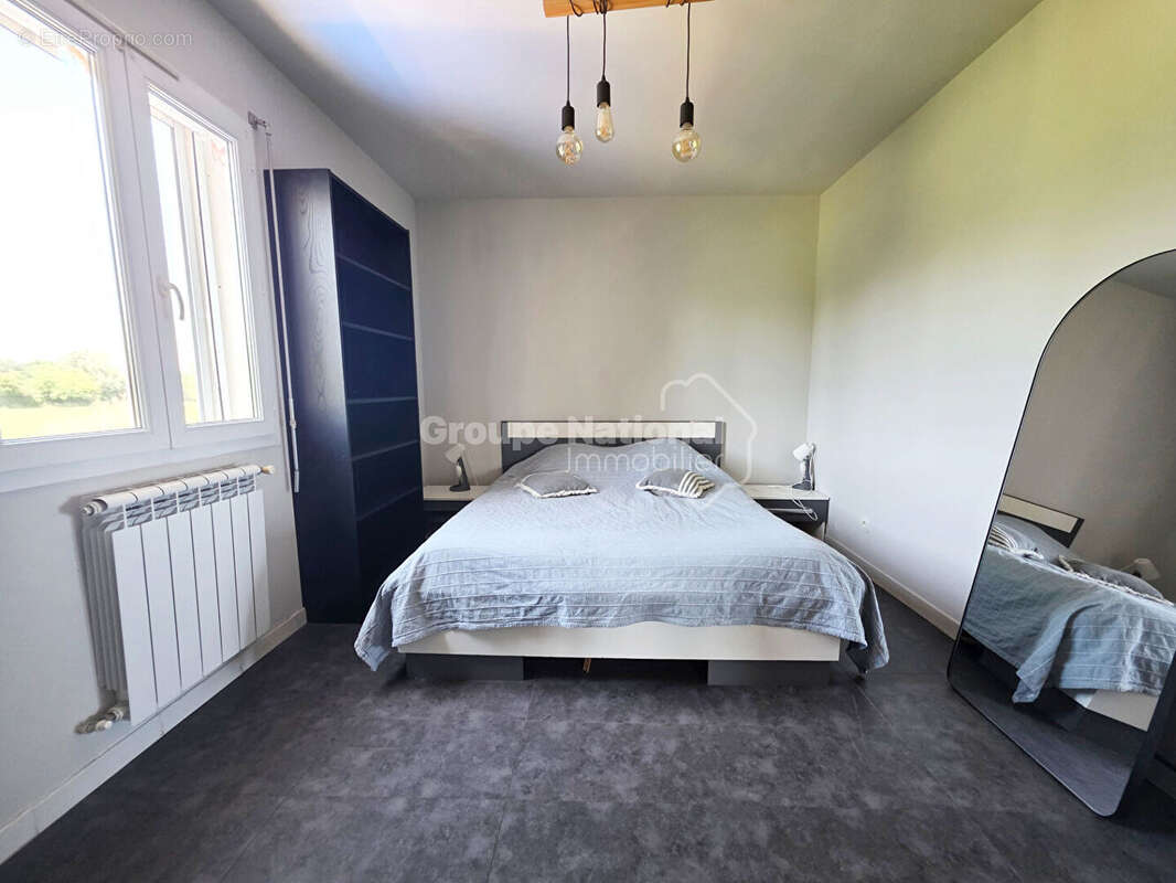 Superbe maison 5 pièces avec piscine à Istres, Village d'Entressen - photo 9