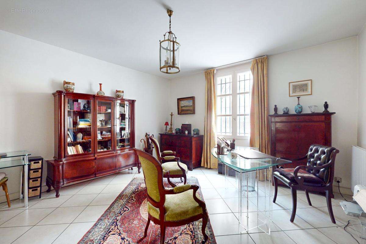 Appartement à PARIS-14E