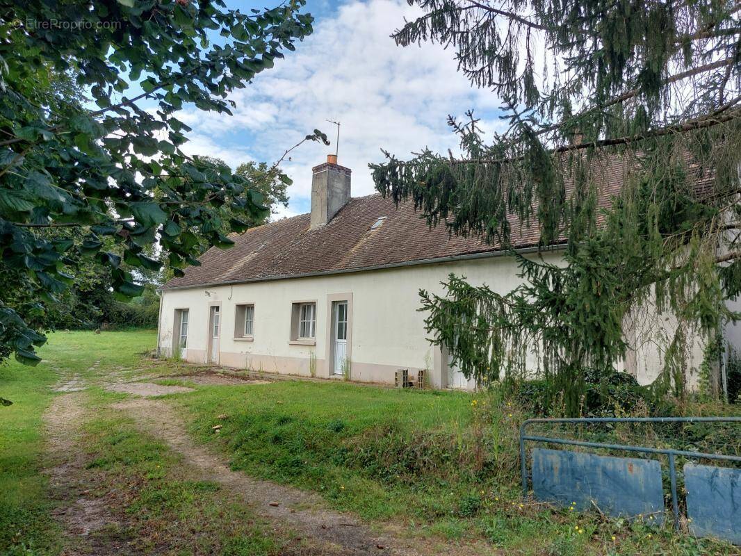 Maison à YVRE-L'EVEQUE