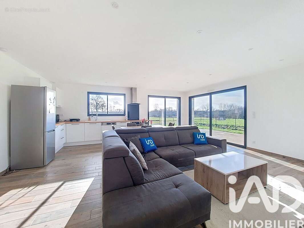 Photo 2 - Maison à MARTIGNE-FERCHAUD