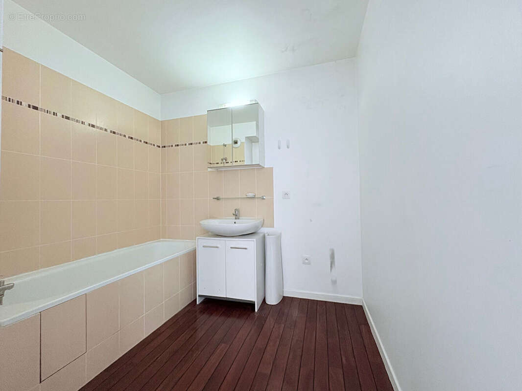 Appartement à FONTENAY-LE-FLEURY