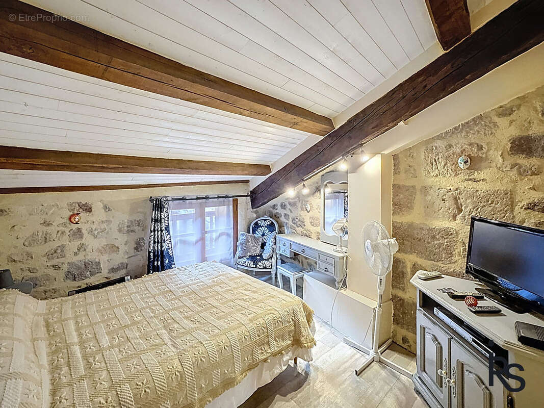 Maison de village de 75,7 m2 dans le centre historique du village - photo 10