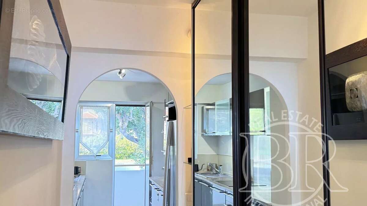 Appartement à VALLAURIS