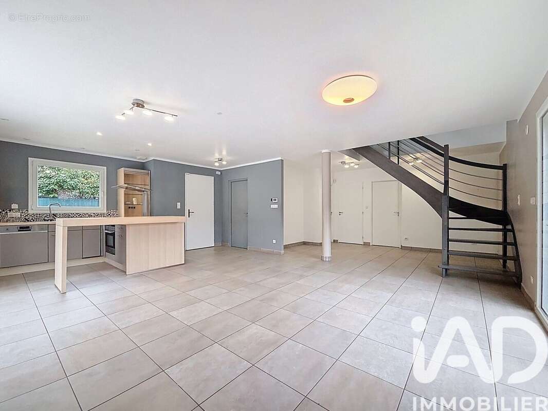 Photo 3 - Maison à ECOLE-VALENTIN