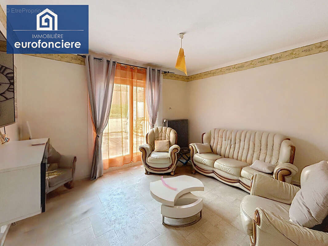 Maison à VITRY-LE-CROISE