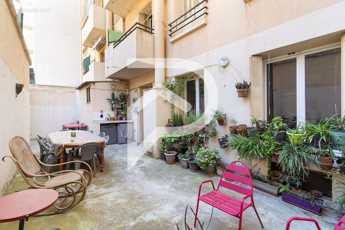Appartement à MARSEILLE-5E
