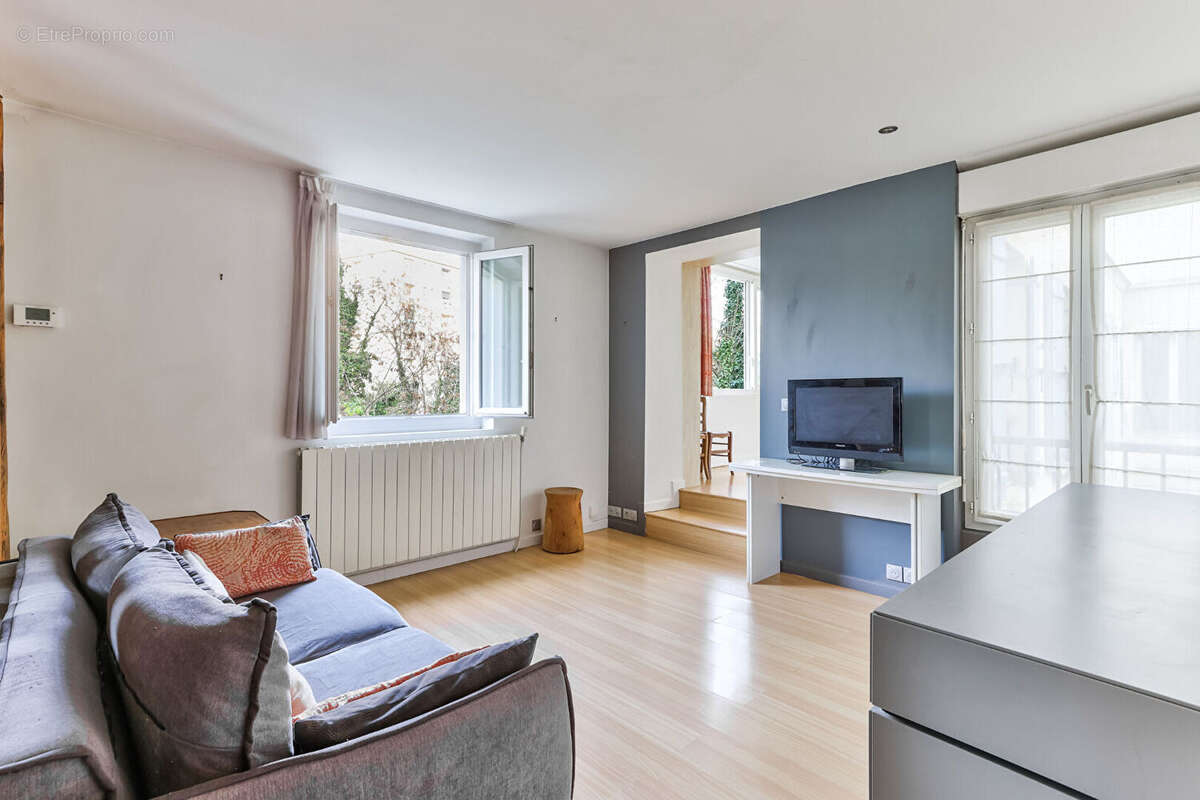 Appartement à PARIS-14E