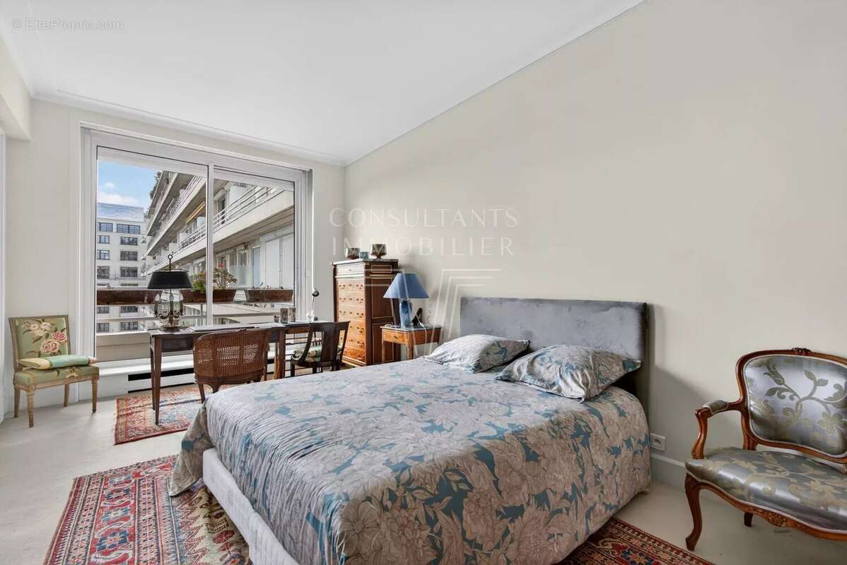 Appartement traversant parfait etat balcon paris xvi– quartier jasmin. - photo 7
