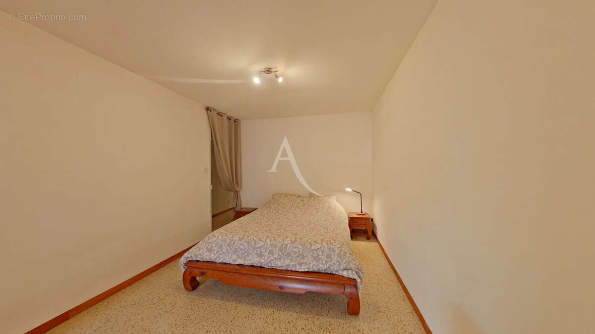 Commerce à VINON-SUR-VERDON